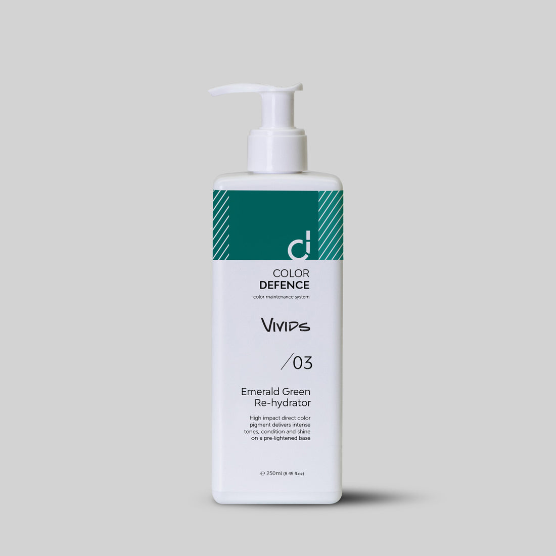 Color Defence Vivids Emerald Green Re-hydrator. Vivids color depositing re-hydrators can be used alone, mixed or diluted. Create unique personalised high intensity tones.Can also use with Color Defence classic range. Prevents color fade, loss of tone & enhances shine. 100% vegan & Sulphate free. Quick, easy & accurate.1234