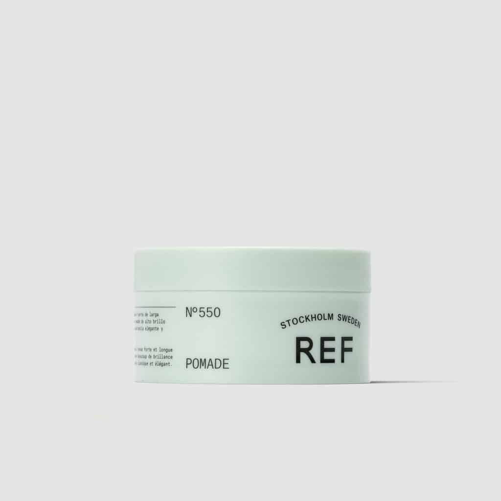 REF Pomade N°550: Gel-wax with high shine and long lasting strong hold for a classic ”sleek look”. Easy and flexible to apply. Finished hairstyle remains fixed. Lightweight formula with shine. 100% Vegan Paraben free Sulphate free Colour preserving.1234