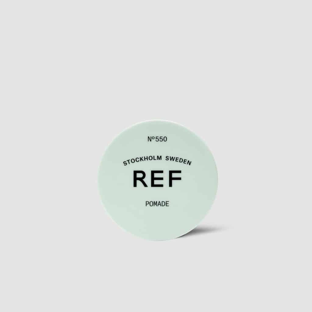 REF Pomade N°550: Gel-wax with high shine and long lasting strong hold for a classic ”sleek look”. Easy and flexible to apply. Finished hairstyle remains fixed. Lightweight formula with shine. 100% Vegan Paraben free Sulphate free Colour preserving.1234