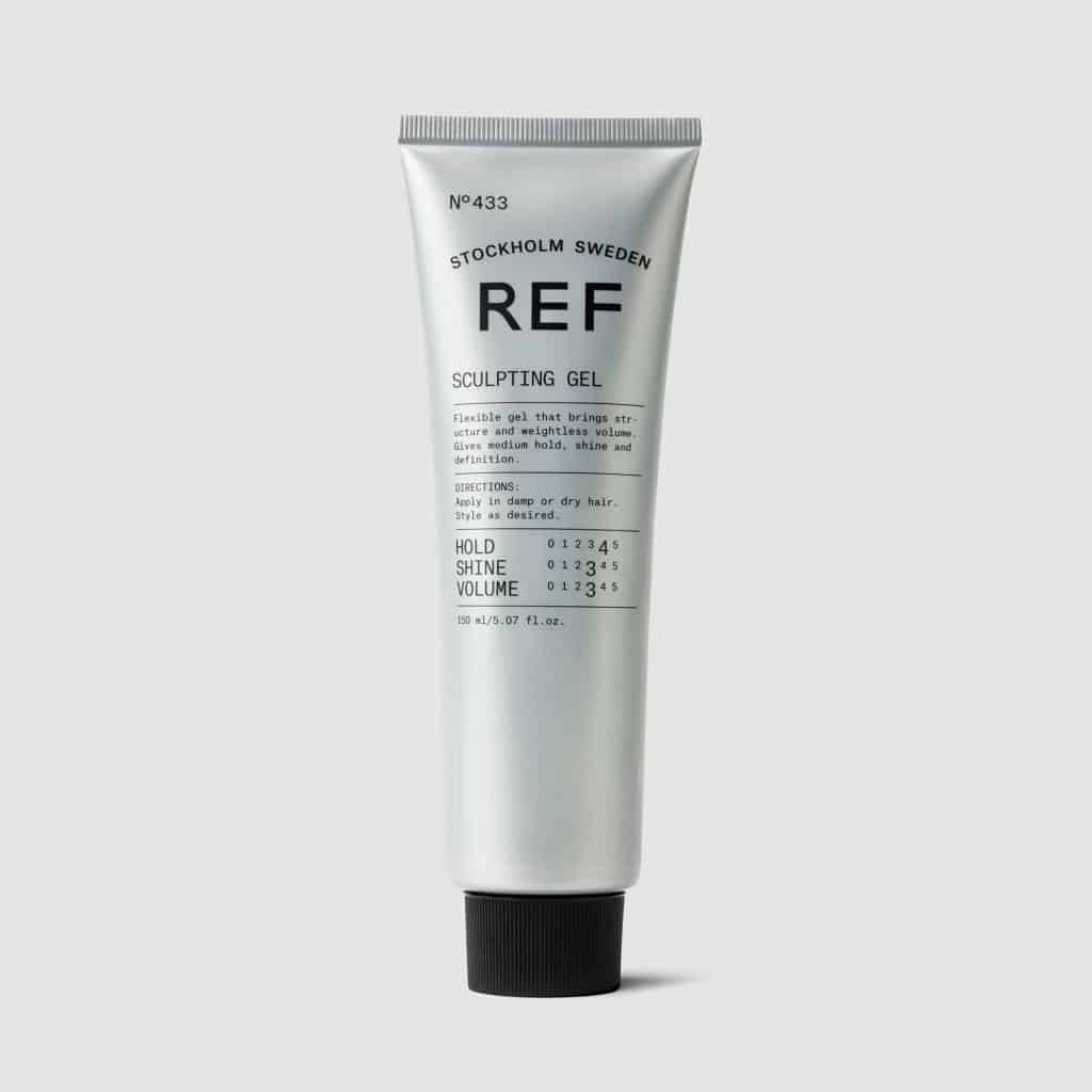 REF Sculpting Gel N°433: Flexible gel that brings structure and weightless volume. Provides medium hold, shine and texture. Can be used when blow drying for extra volume and gloss or as a finish for a ”sleek look”. Finished hairstyle retains flexibility 100% Vegan Paraben free Sulphate free Color preserving. 1234