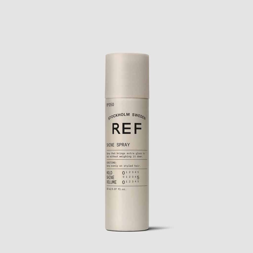 REF Shine Spray N°050: Weightless spray gives maximum shine and lustre to hair. Spray on finished hairstyle for extra gloss. Perfect to combine with other REF products as a last detail. Finishing spray for extra shine. Vegan Paraben free Sulphate free Color preserving.1234
